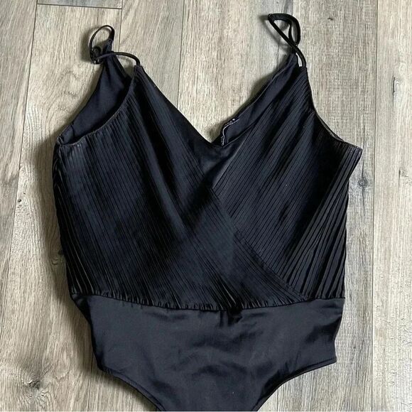 ZARA Black Pleated Faux Wrap Bodysuit Size Large - Picture 7 of 7